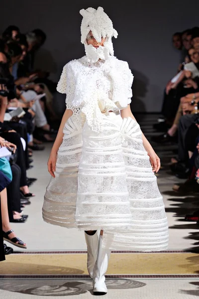 Look 25